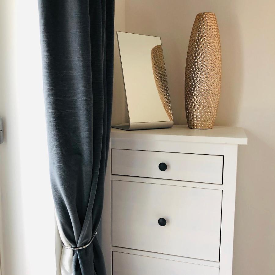 Apartment Luxury - Central - Parking Sometimes Available *
